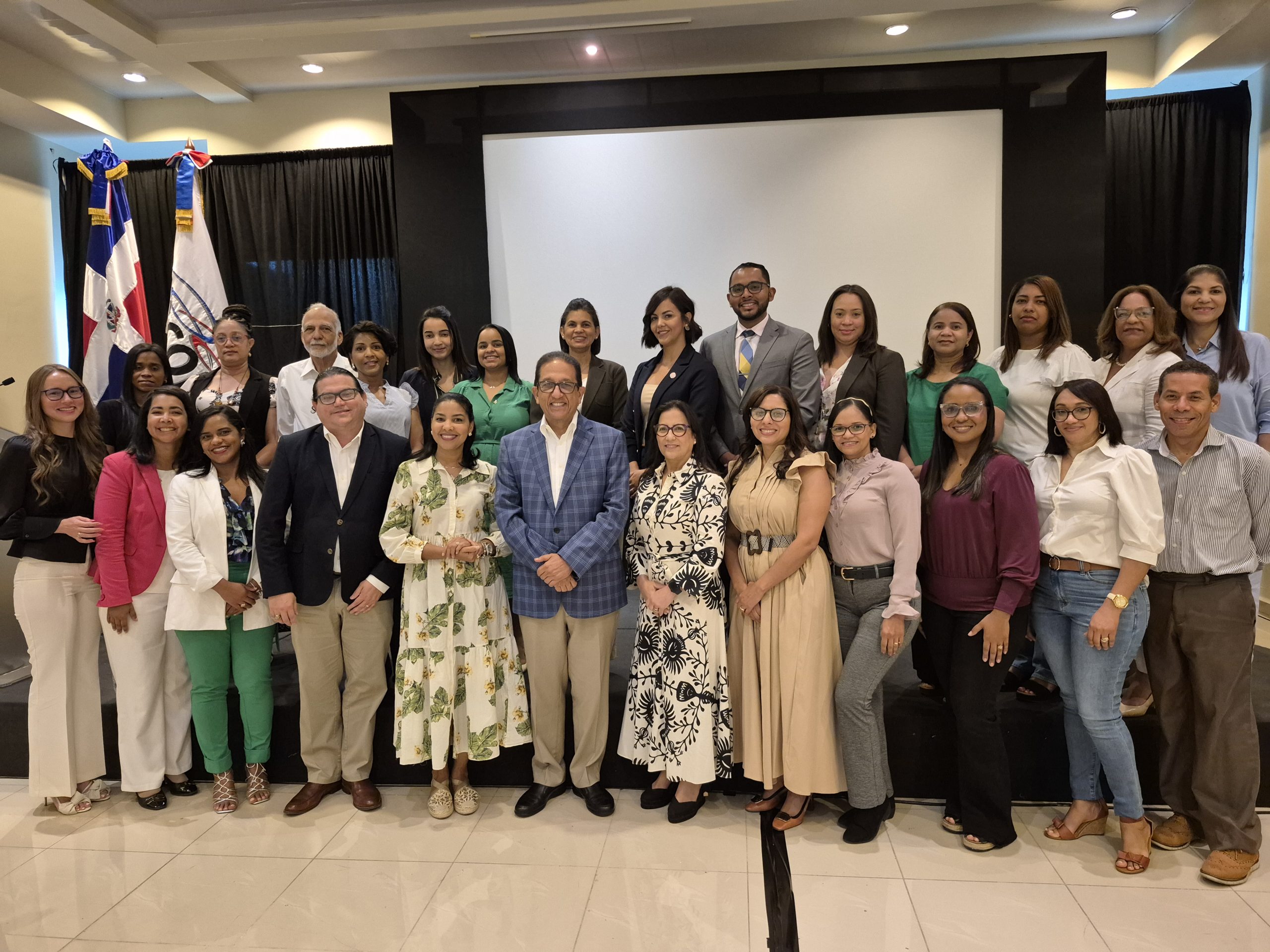 INCORT capacita a nefrólogos encargados de diálisis de Santiago sobre donación y trasplante renal